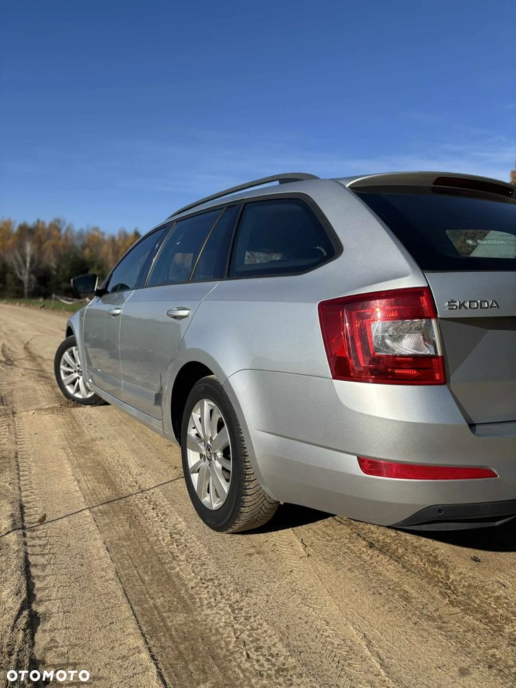 Skoda Octavia 1.6 TDI Ambition DSG - 17