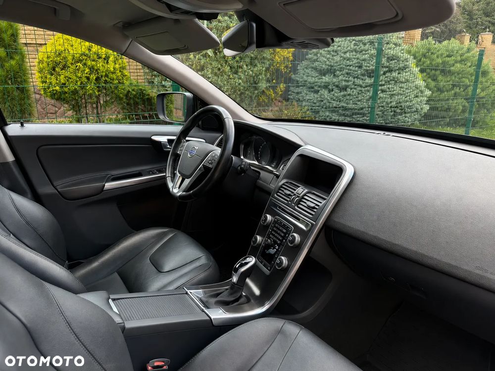 Volvo XC 60 T5 AWD Drive-E Momentum - 10