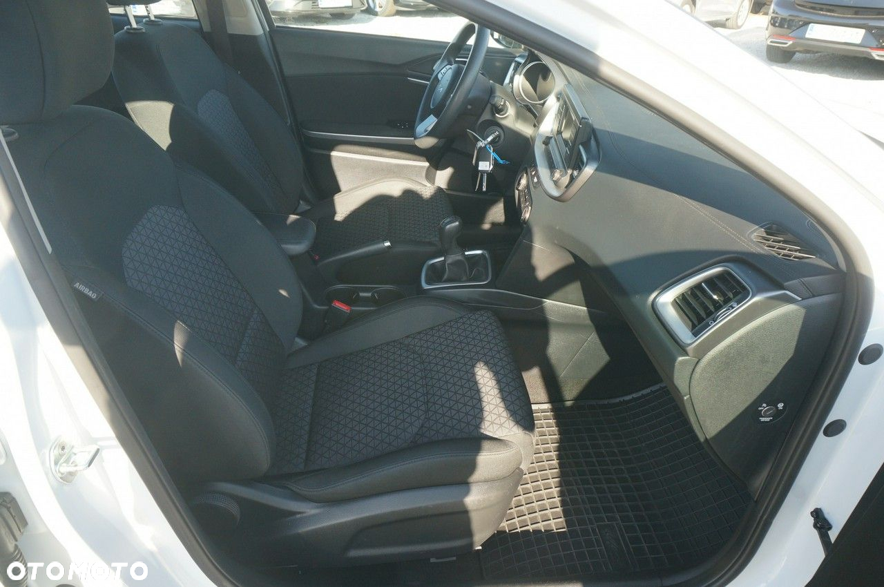 Kia Ceed - 29