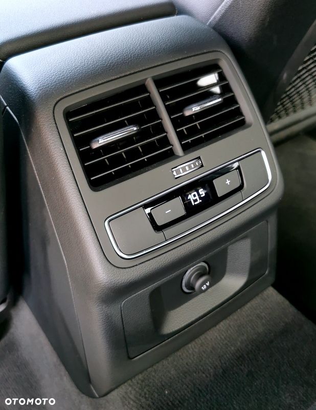 Audi A4 Limousine 35 TFSI mHEV S Line S tronic - 7