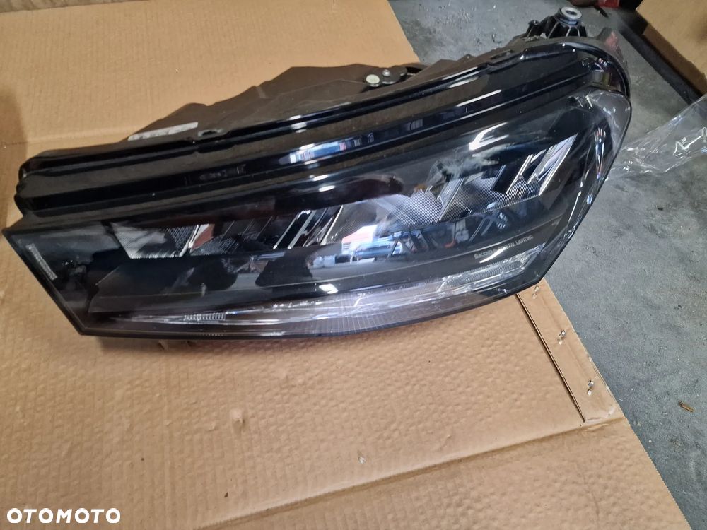 Reflektor  lewy  przód  skoda  Fabia  IV  6VB.941.015 - 1