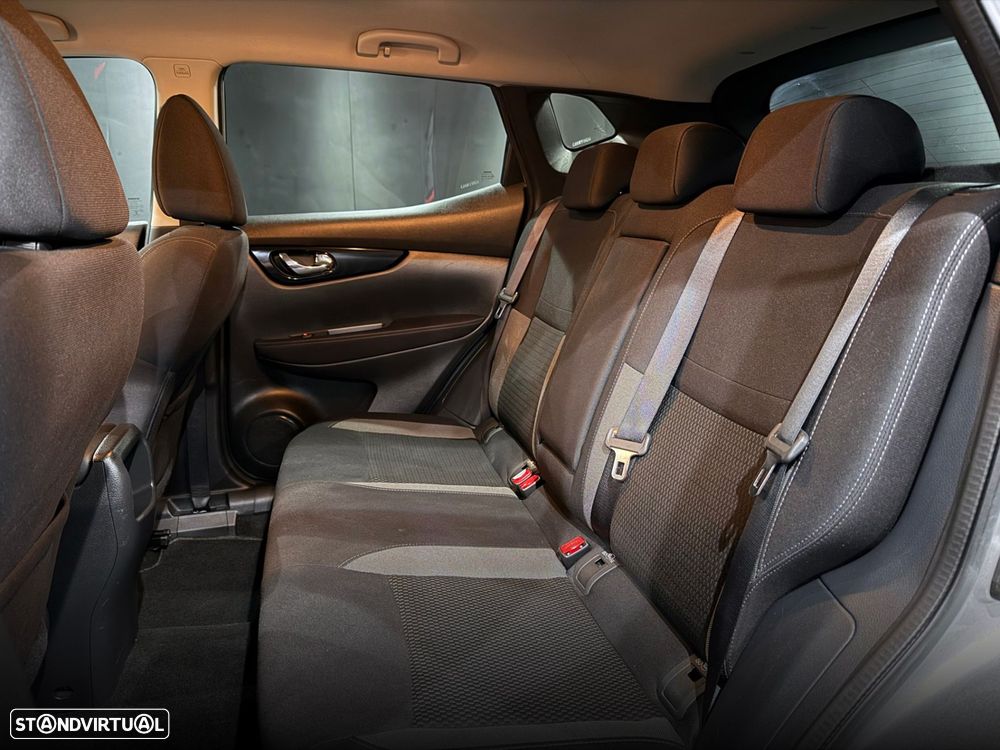 Nissan Qashqai 1.5 dCi N-Connecta - 24