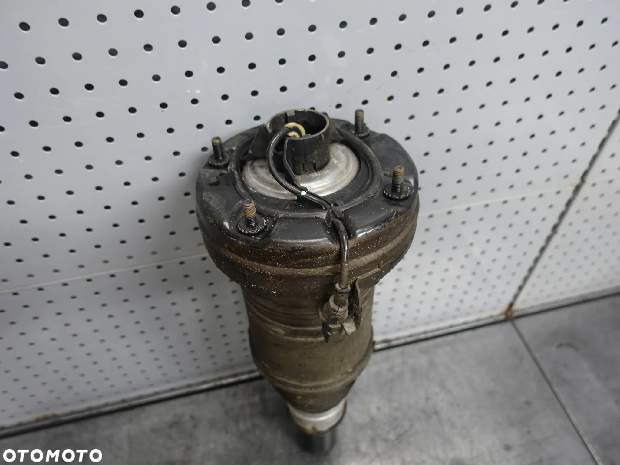 Amortyzator Prawy Przedni Hongqi E-HS9 2022- - 4