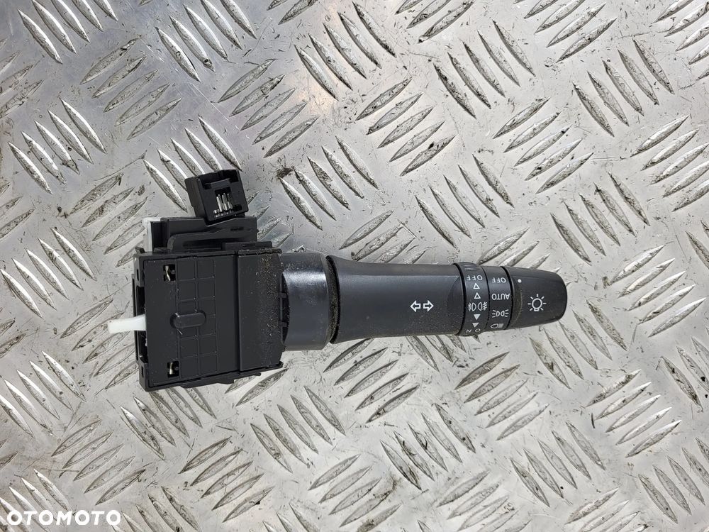 Fiat Fullback Przełącznik Zespolony Świateł Wycieraczek - 1