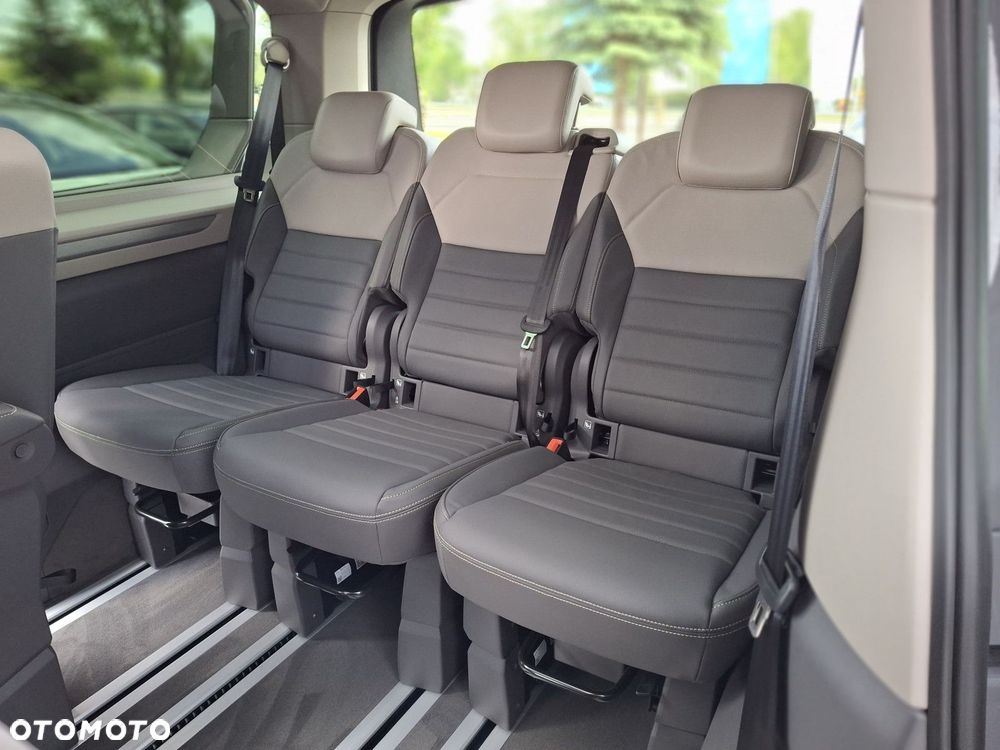 Volkswagen Multivan - 21