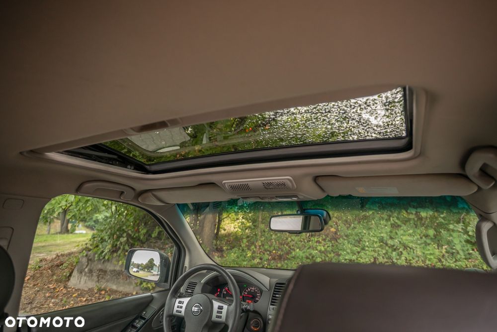 Nissan Pathfinder - 36