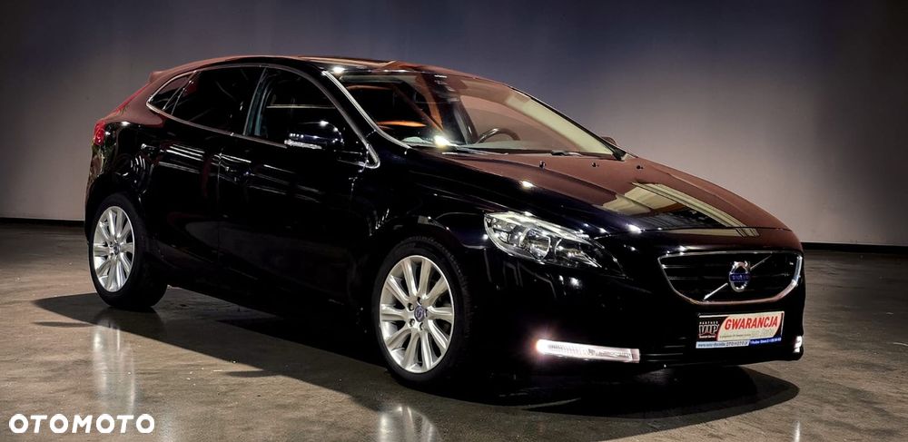 Volvo V40 D2 R Design - 9