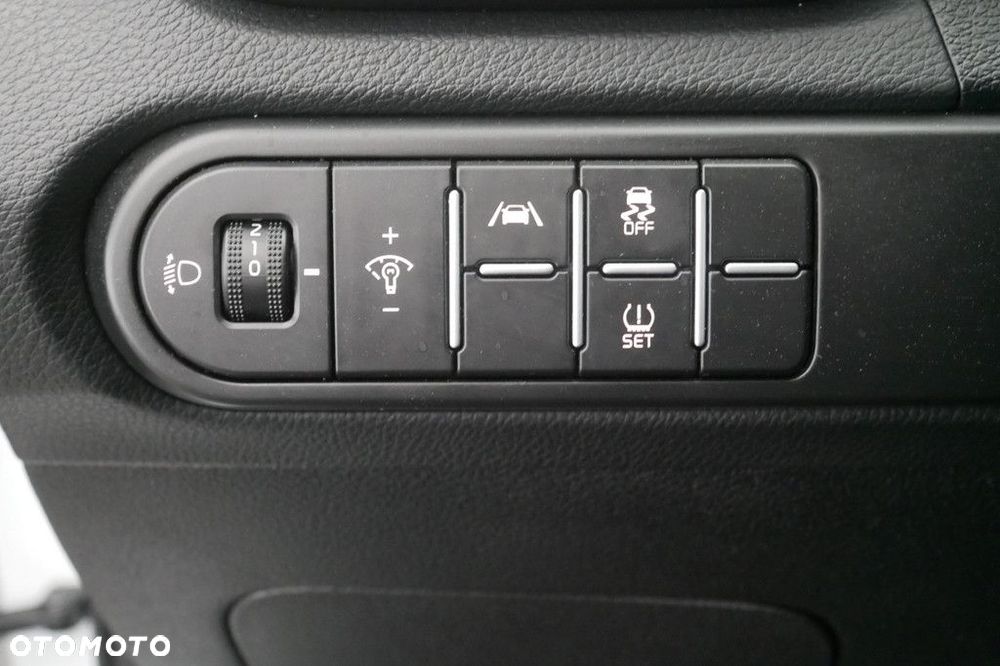 Kia Ceed 1.5 T-GDI M - 23