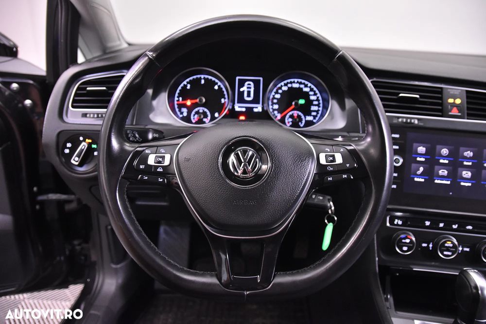 Volkswagen Golf - 16