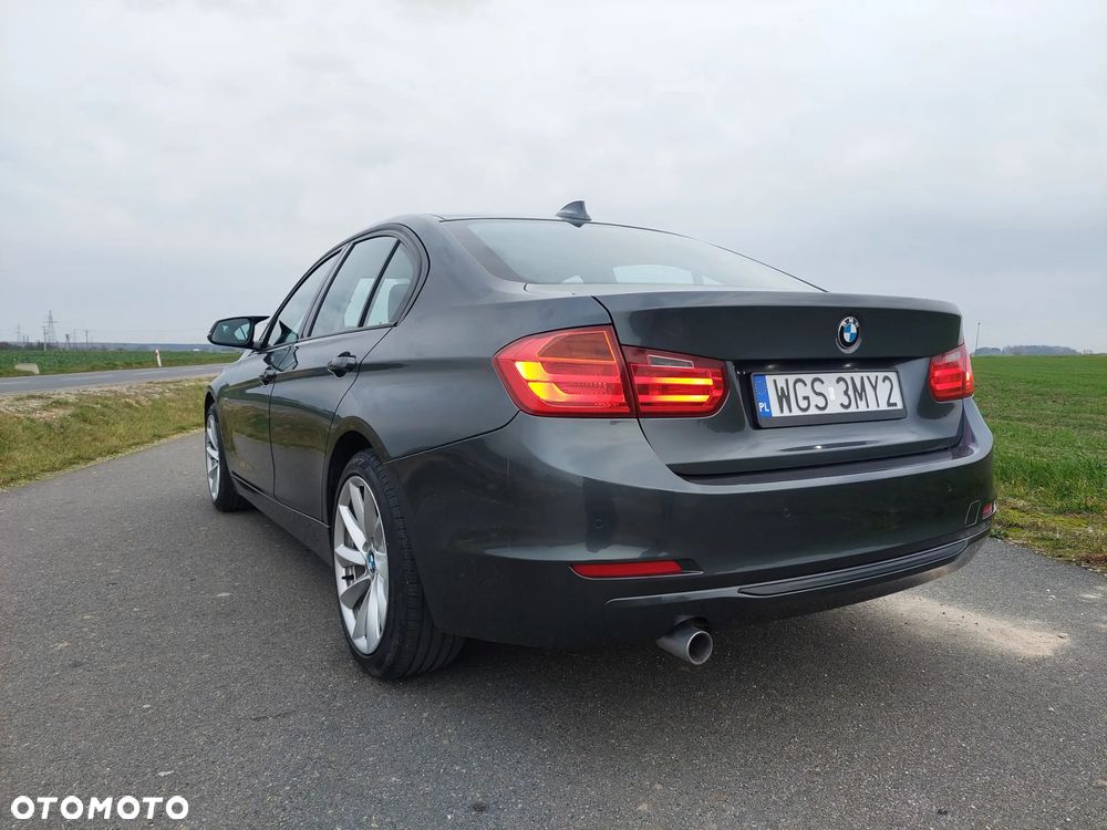 BMW Seria 3 318d Modern Line - 11