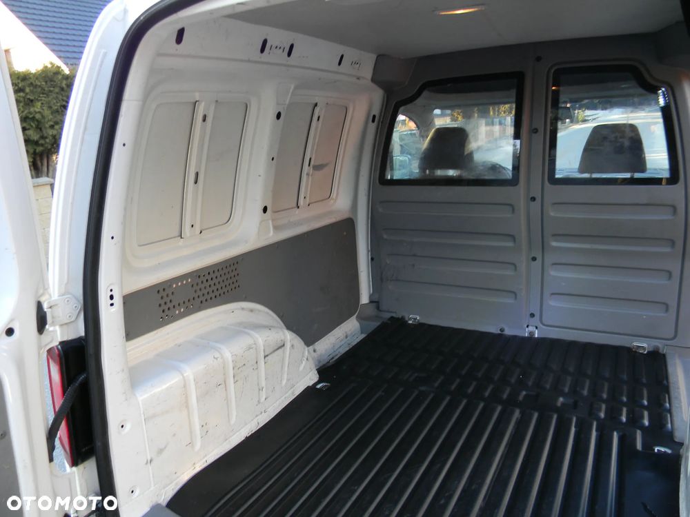 Volkswagen Caddy - 9