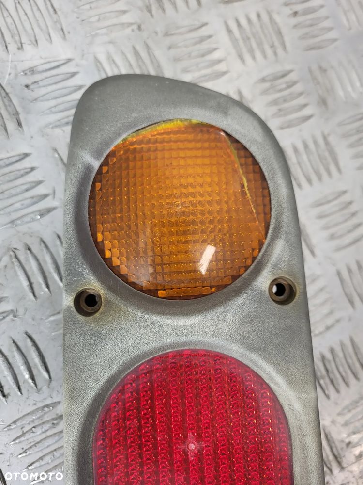 Nissan Terrano II Lampa Lewy Prawa Tył - 11