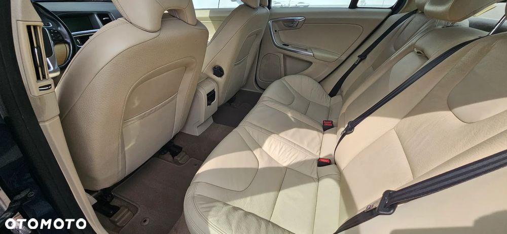 Volvo S60 2.5 T5 - 7