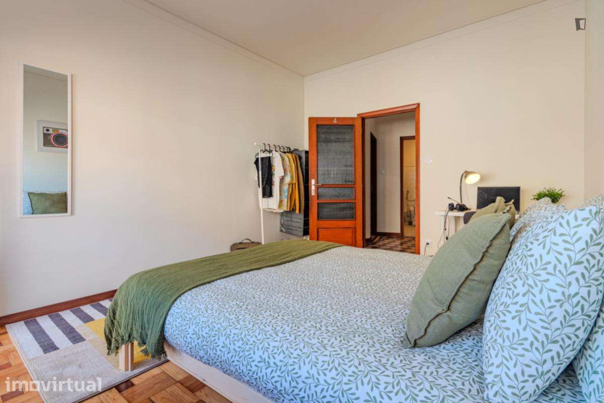 Quarto - localizado em Santo Ildefonso Porto - Grande imagem: 4/32