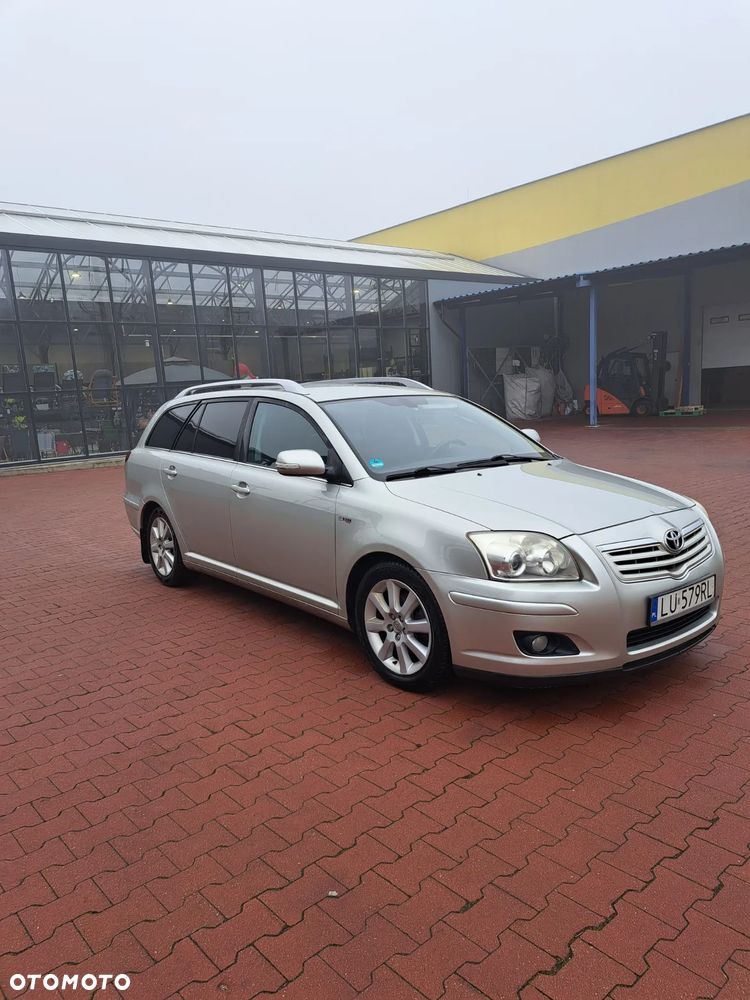 Toyota Avensis 1.8 VVT-i Combi - 11