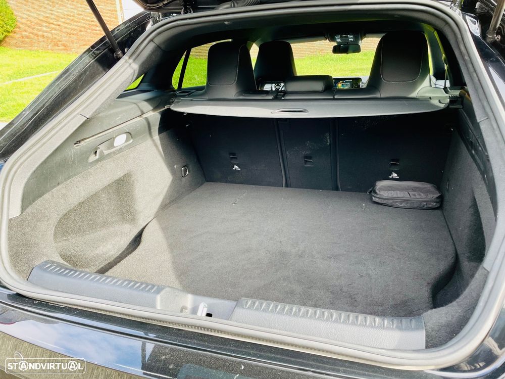 Mercedes-Benz CLA 250 e Shooting Brake 8G-DCT AMG Line Advanced Plus - 12