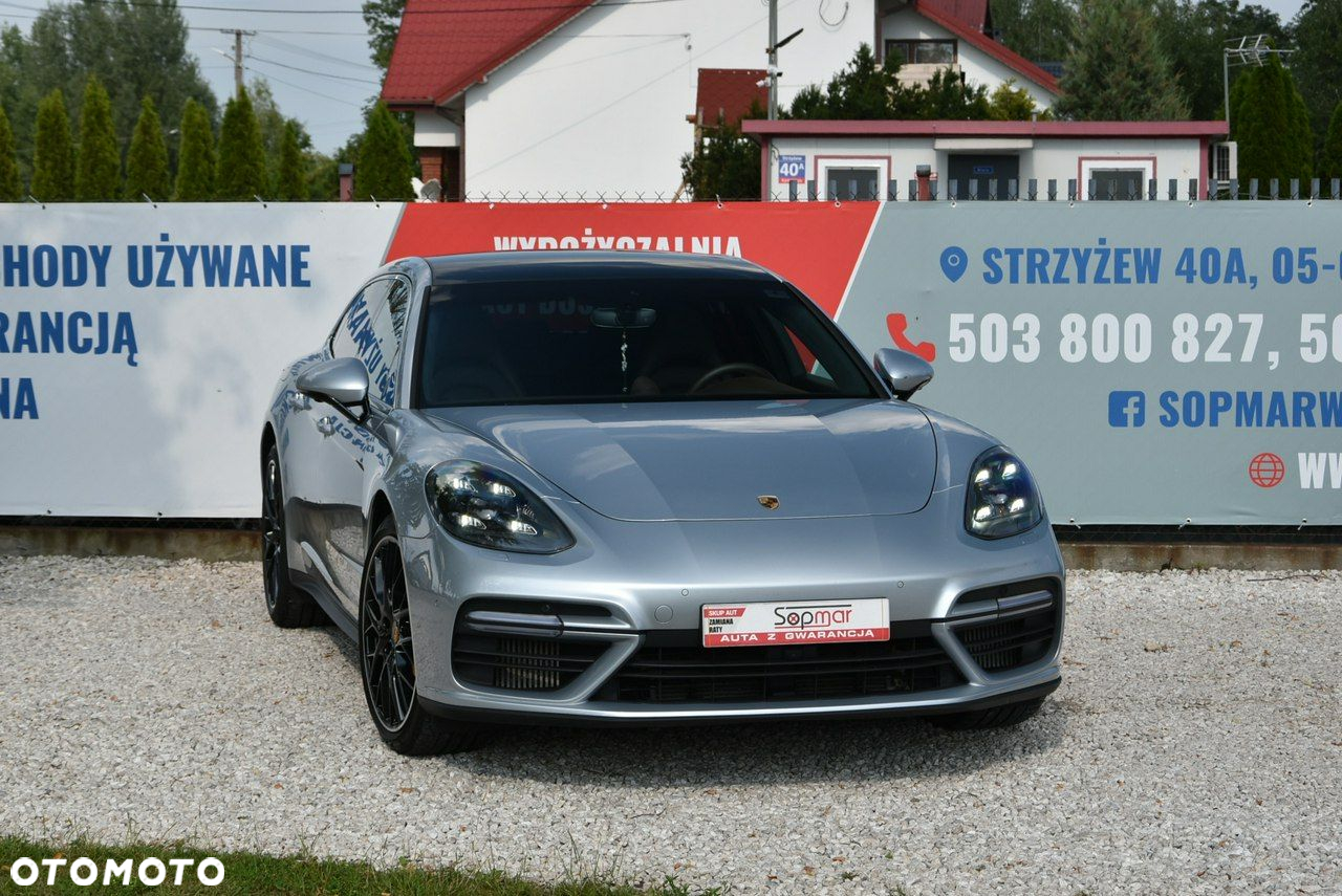 Porsche Panamera Turbo Sport Turismo - 8