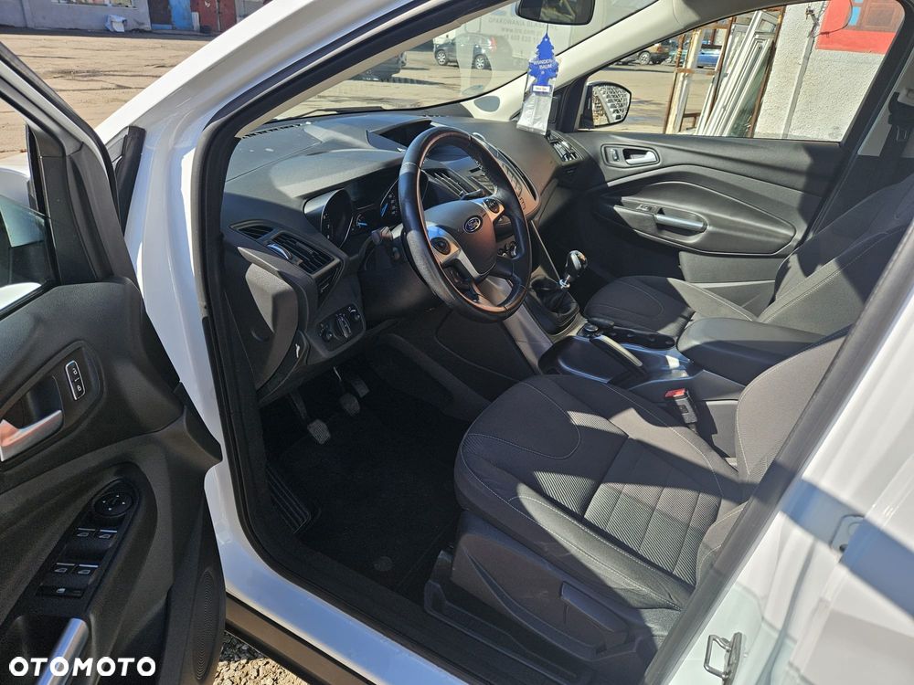 Ford Kuga - 8