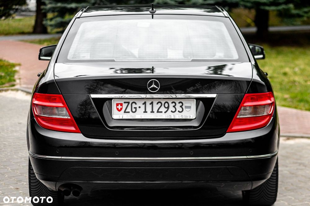 Mercedes-Benz Klasa C 180 BlueEFFICIENCY 7G-TRONIC Avantgarde - 15