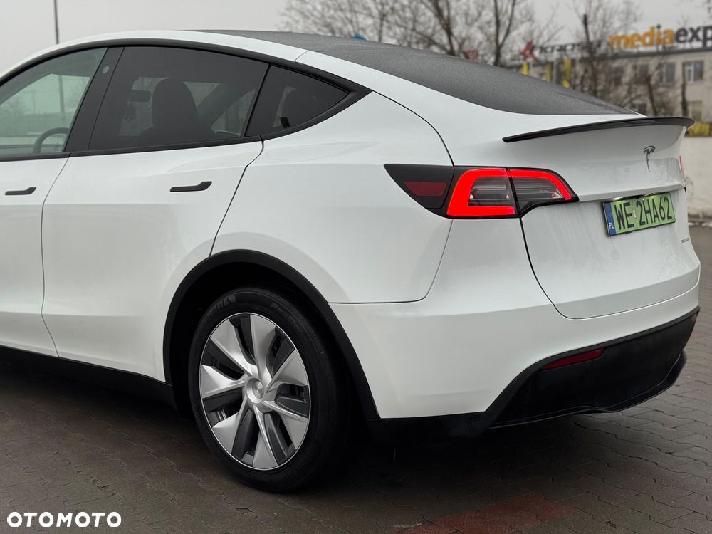Tesla Y Long Range Dual Motor AWD - 11