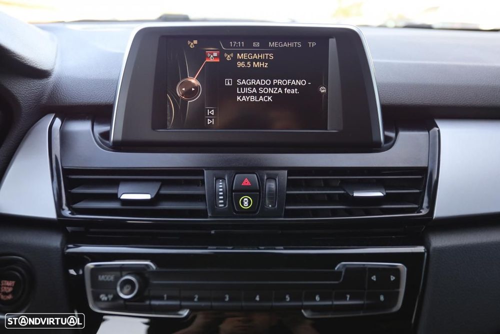 BMW 218 Active Tourer d Advantage - 10