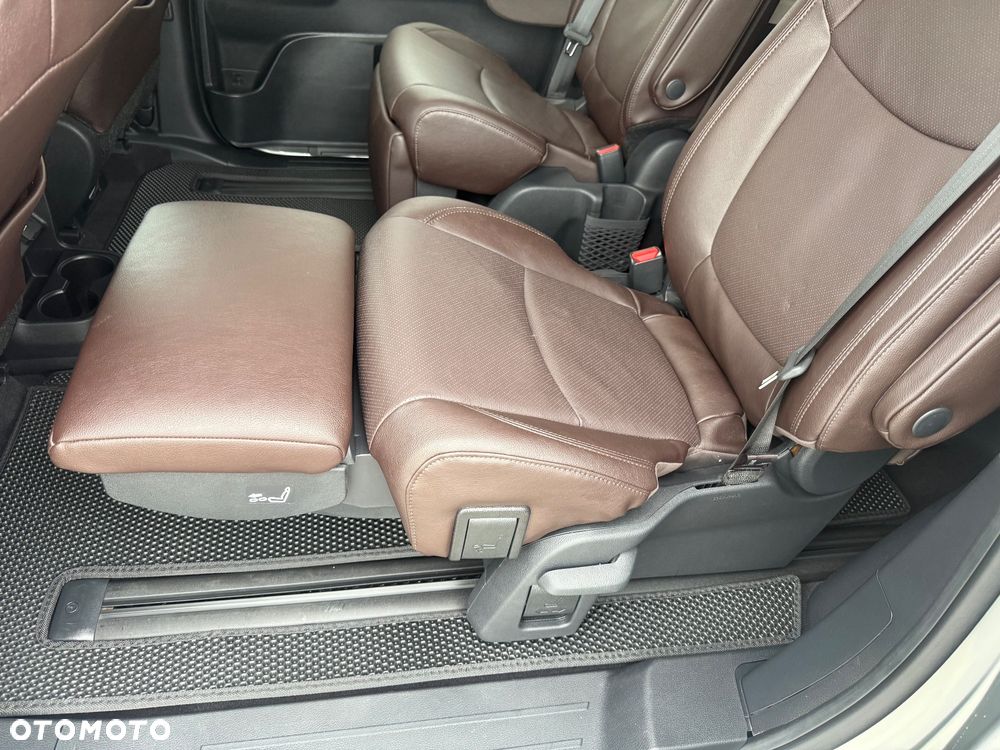 Toyota Sienna - 12