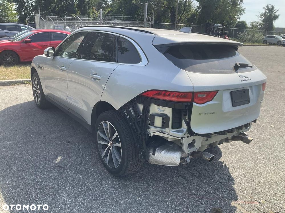 Jaguar F-Pace 35t AWD Prestige - 4