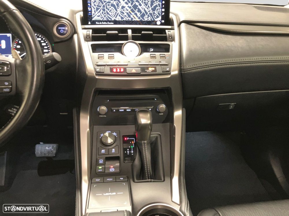Lexus NX 300h Executive+ - 13