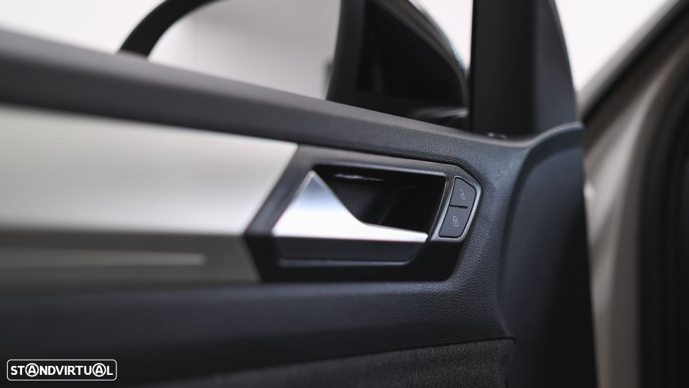 VW T-Roc 1.5 TSI OPF DSG Move - 51