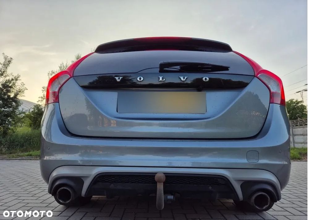 Volvo V60 D4 Drive-E R-Design Momentum - 3