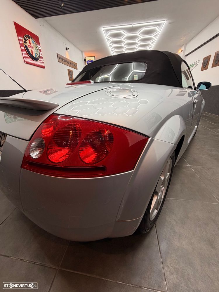 Audi TT Roadster 1.8 T - 12