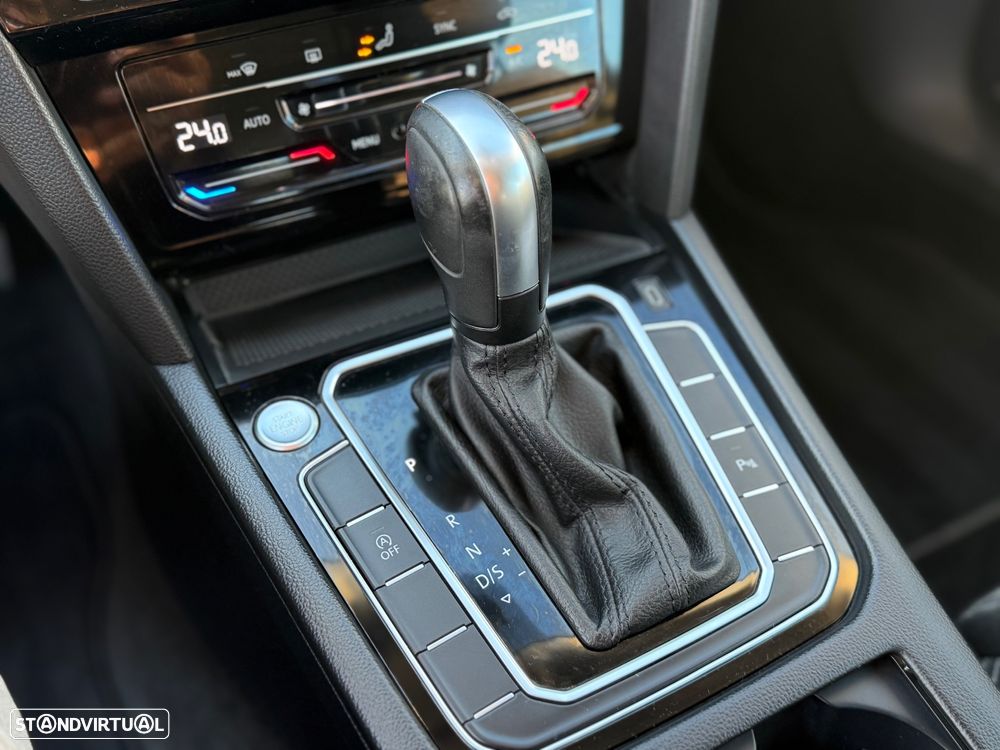 VW Passat Variant 2.0 TDi Business DSG - 30