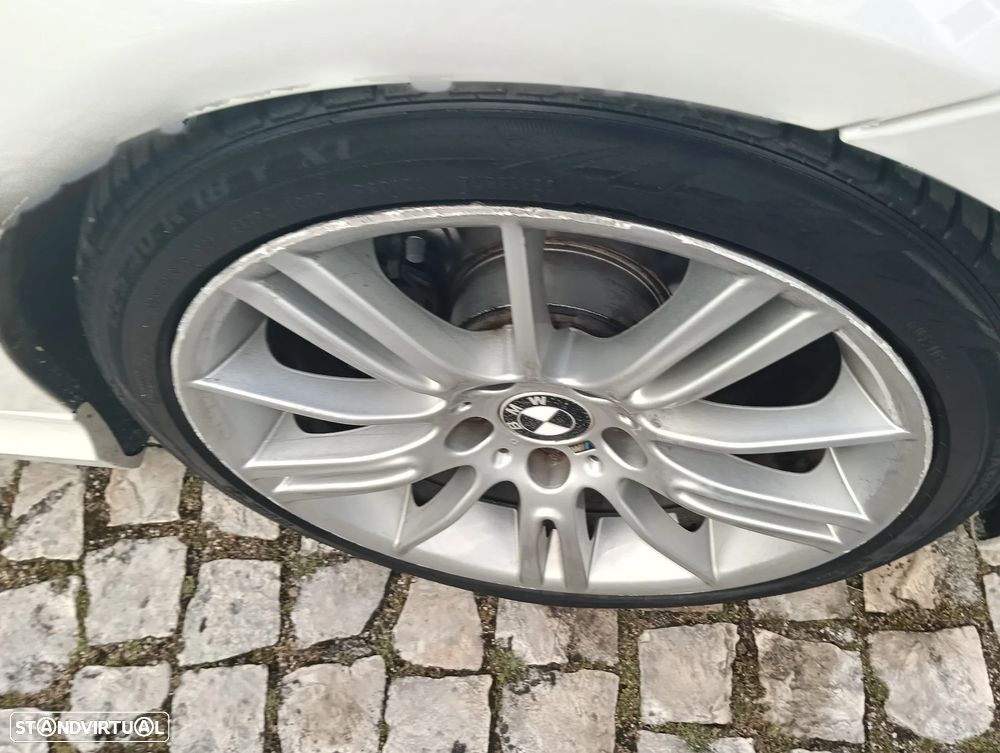 BMW 320 d Pack M - 32