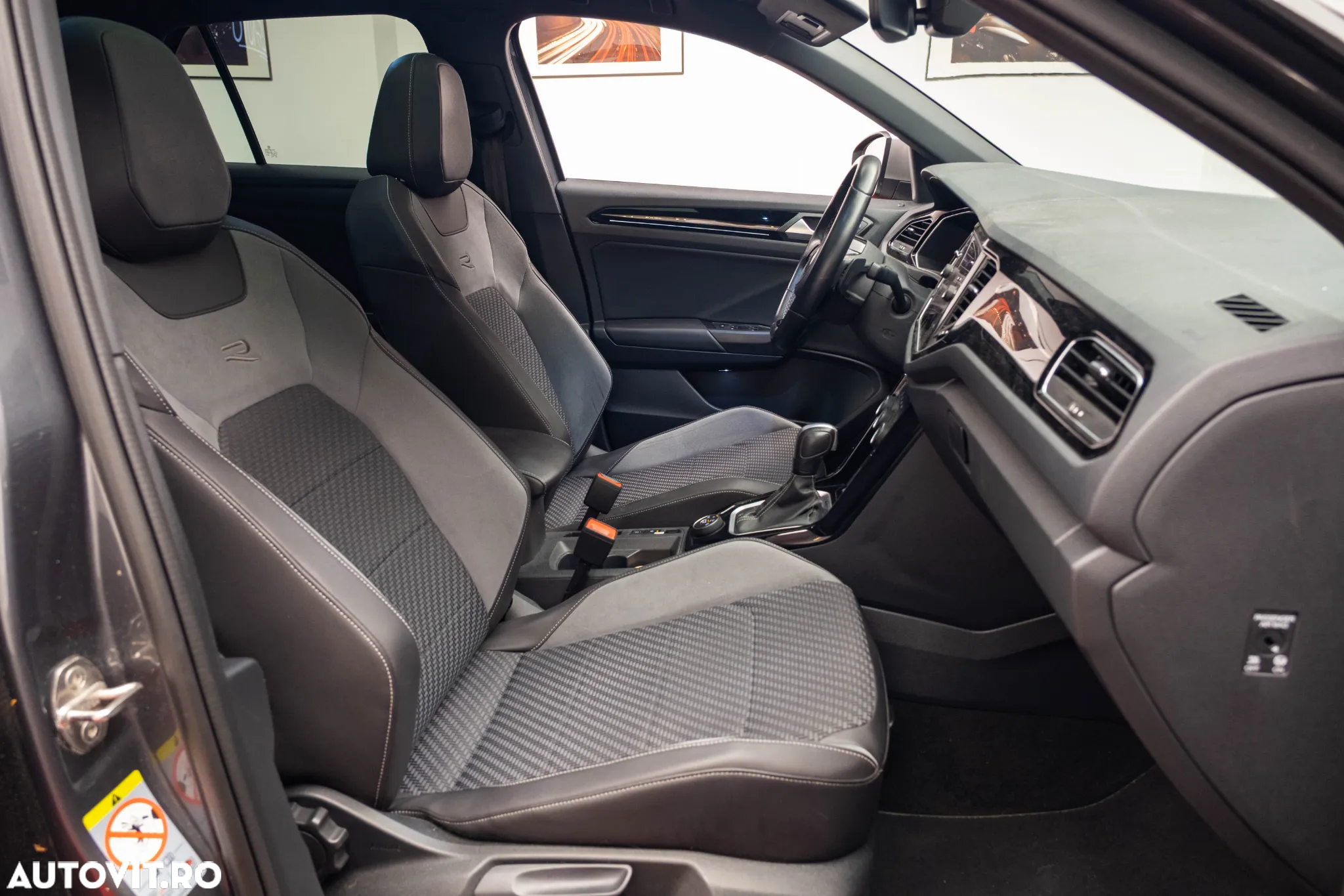 Volkswagen T-ROC 2.0 TSI 4Mot DSG - 24