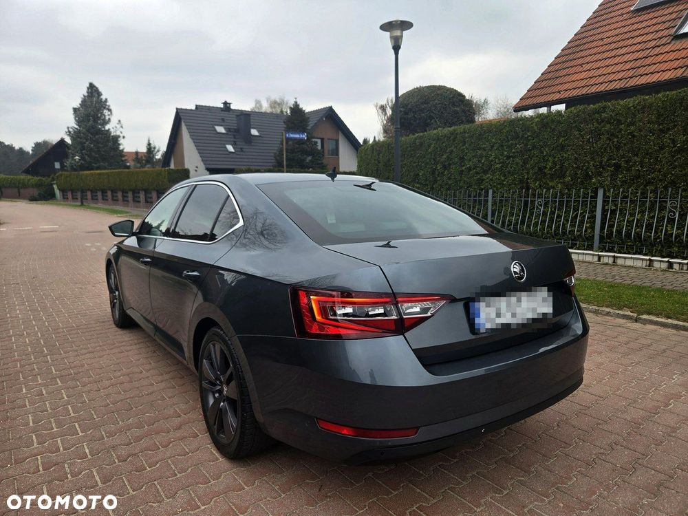 Skoda Superb 1.8 TSI Sportline DSG - 4