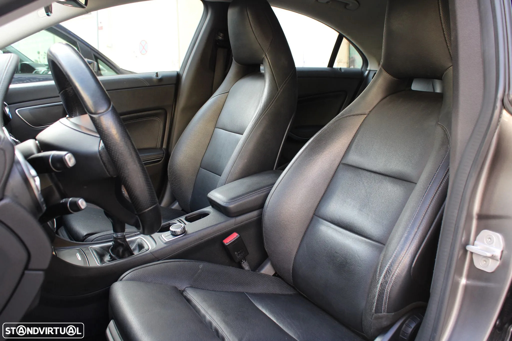 Mercedes-Benz CLA 180 d Urban - 21