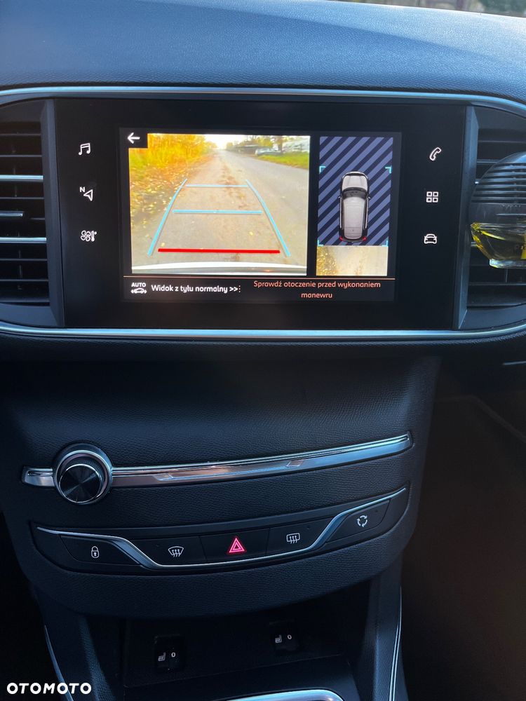 Peugeot 308 1.2 PureTech GPF Road Trip S&S EAT8 - 30