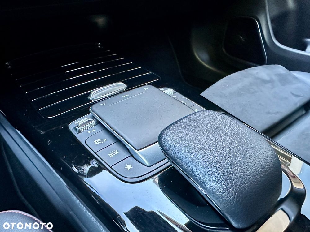 Mercedes-Benz CLA 250 4Matic Shooting Brake 7G-DCT AMG Line - 26