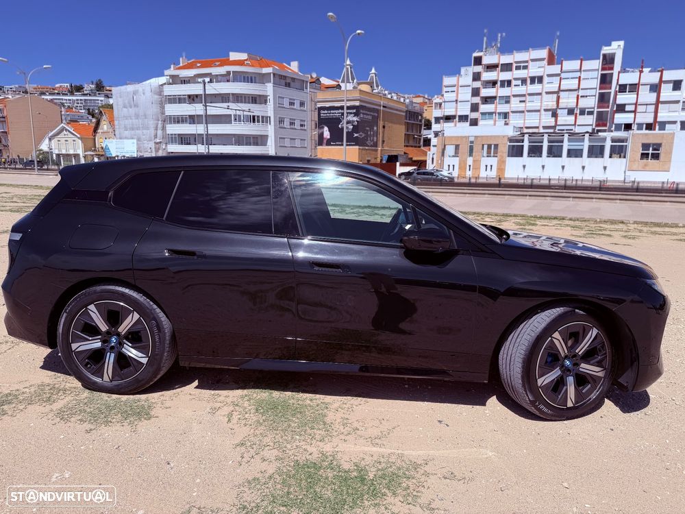 BMW iX xDrive 50 Pack Desportivo — fotografia 5