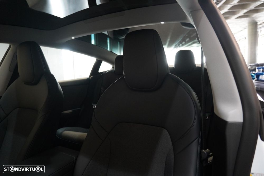Tesla Model 3 - 23