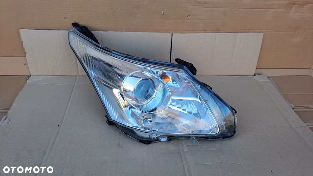 TOYOTA AVENSIS T25 08-11 PRAWA LAMPA SOCZEWKA H279GR-DE - 1