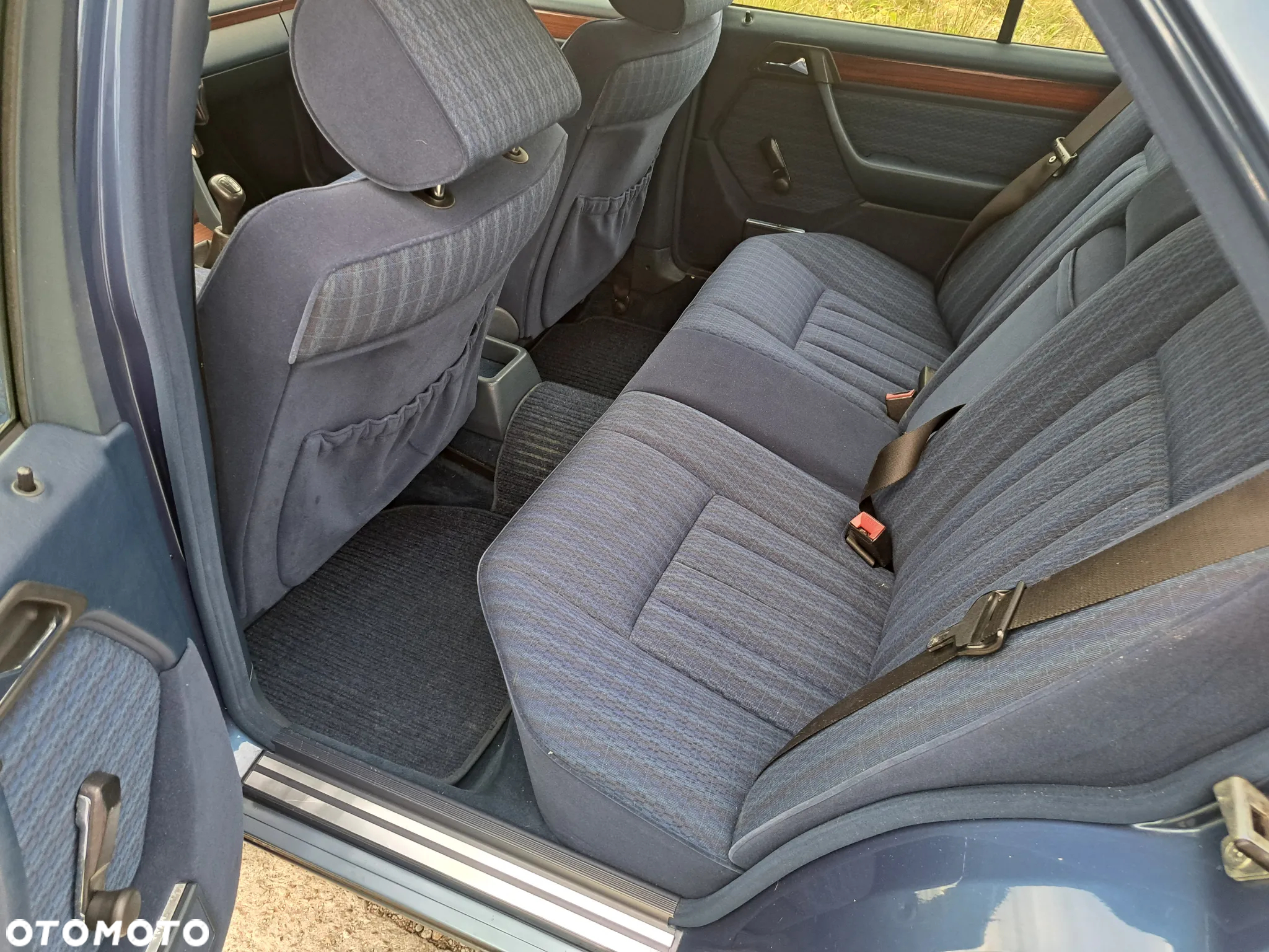 Mercedes-Benz Klasa E 230 - 13