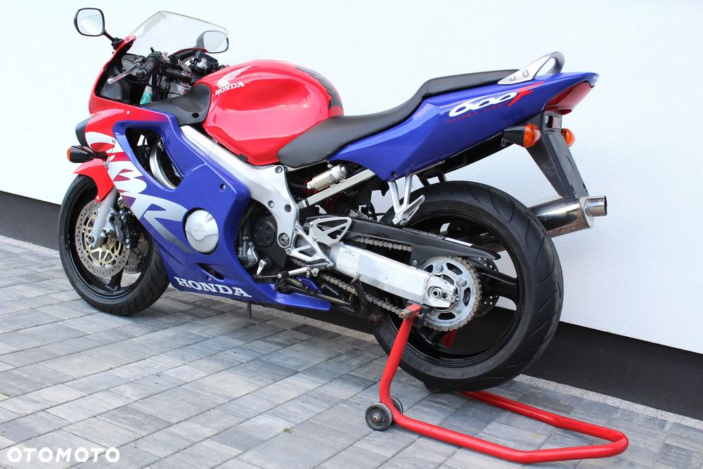 Honda CBR - 3