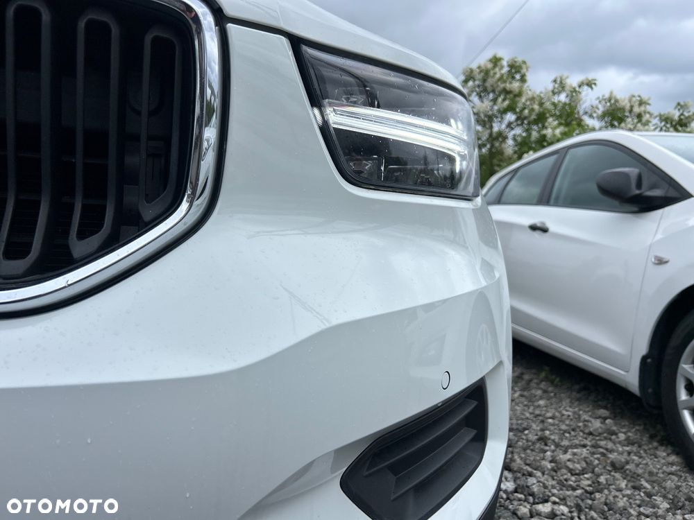 Volvo XC 40 T5 AWD Momentum Pro - 40