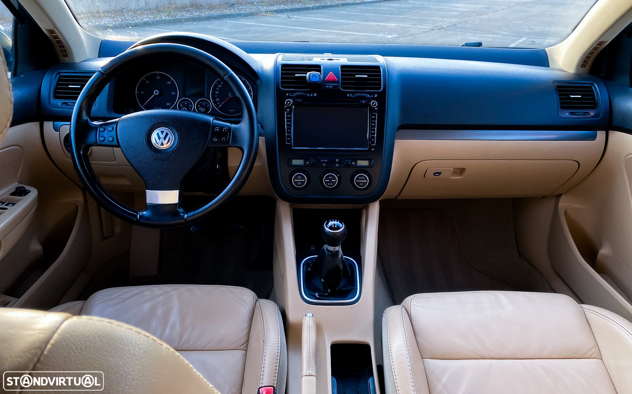 VW Jetta 1.9 TDi BlueM. Confortline - 5