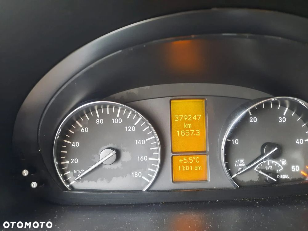 Mercedes-Benz Sprinter - 23