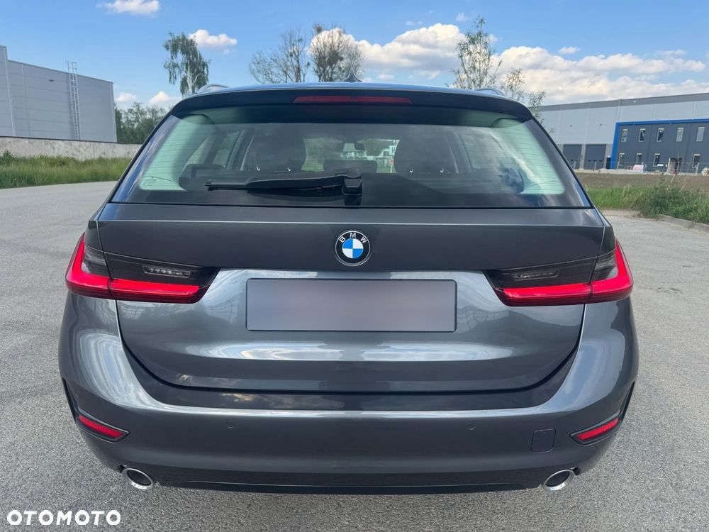 BMW Seria 3 320d Sport Line - 6
