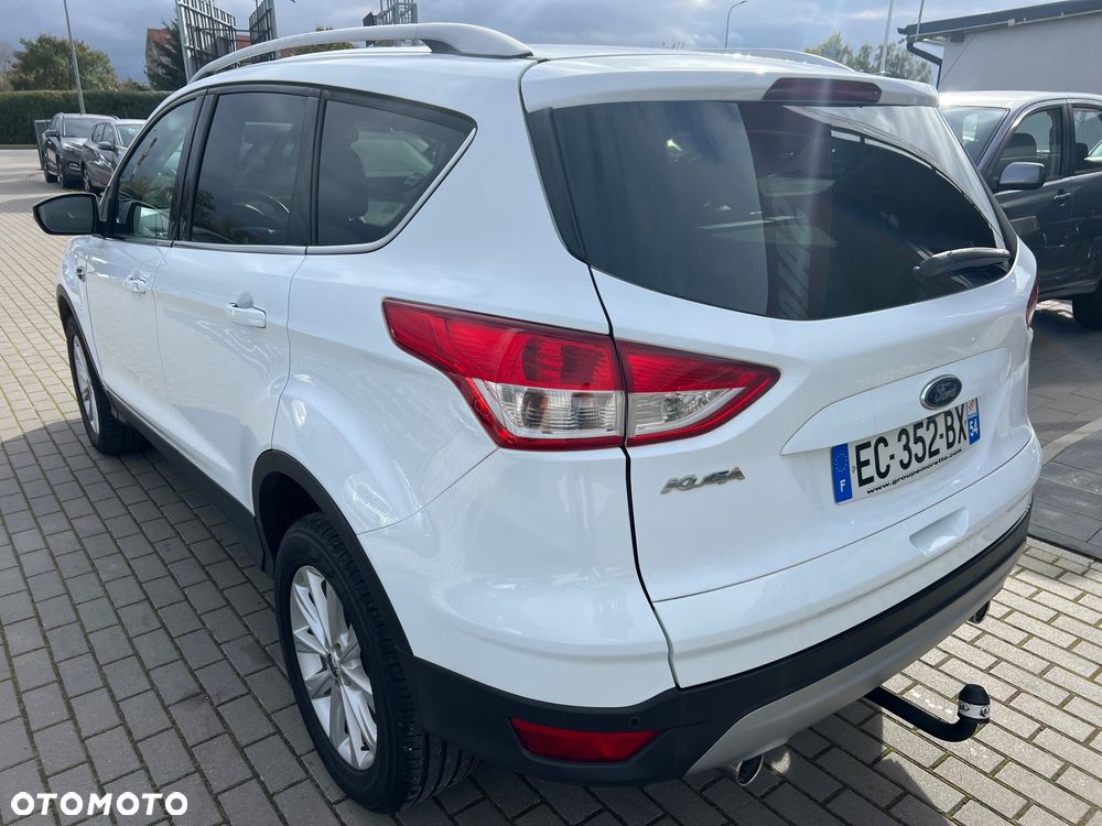 Ford Kuga 2.0 TDCi 2x4 Titanium - 4