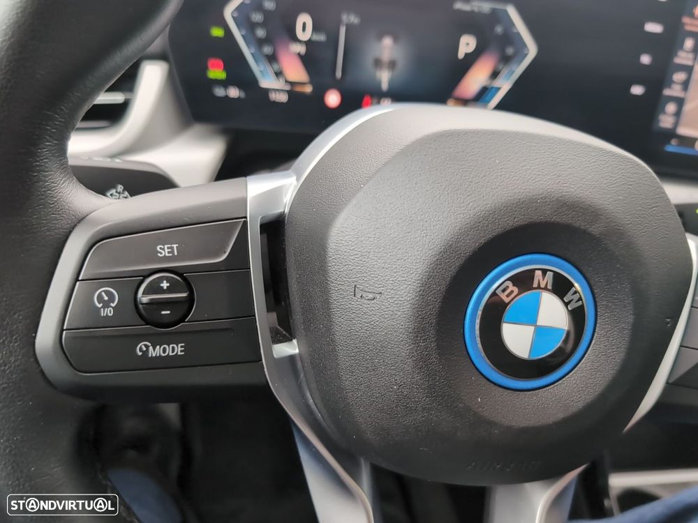 BMW iX1 eDrive20 - 21