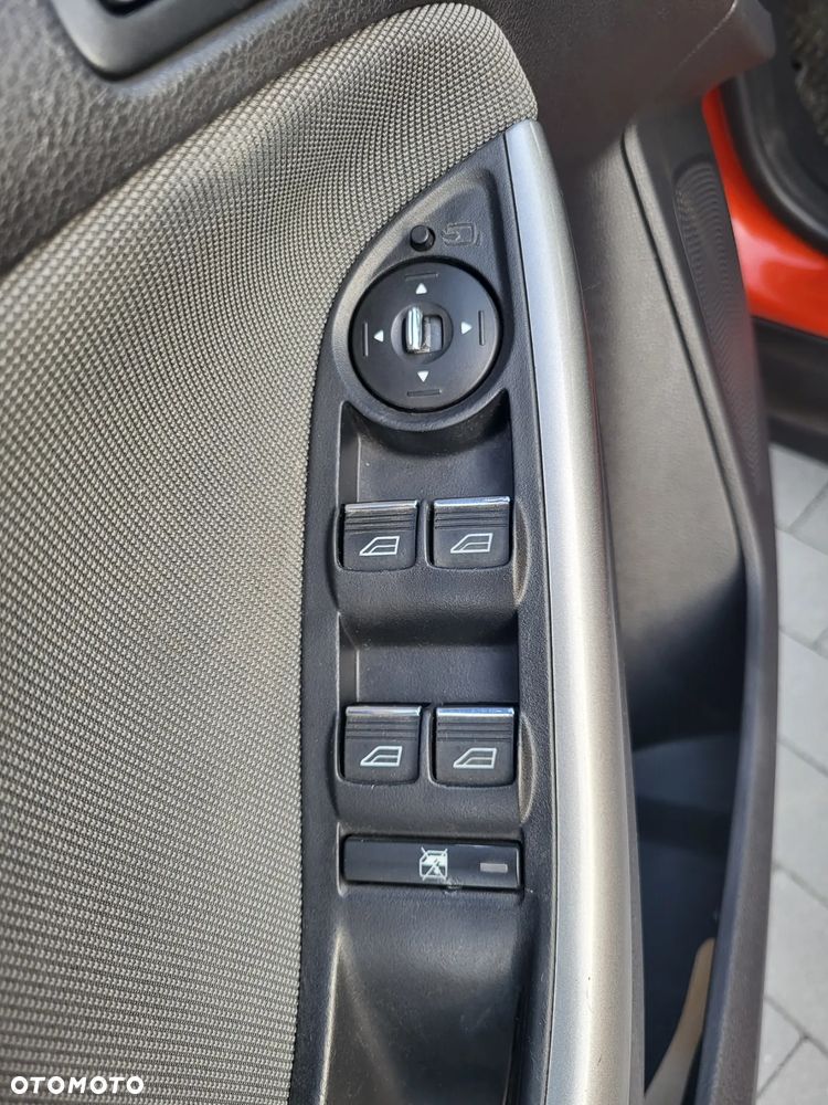 Ford Focus 1.6 Trend Sport - 20